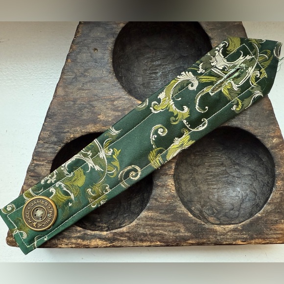 Kiel James Patrick Green Floral Bracelet - Picture 2 of 4